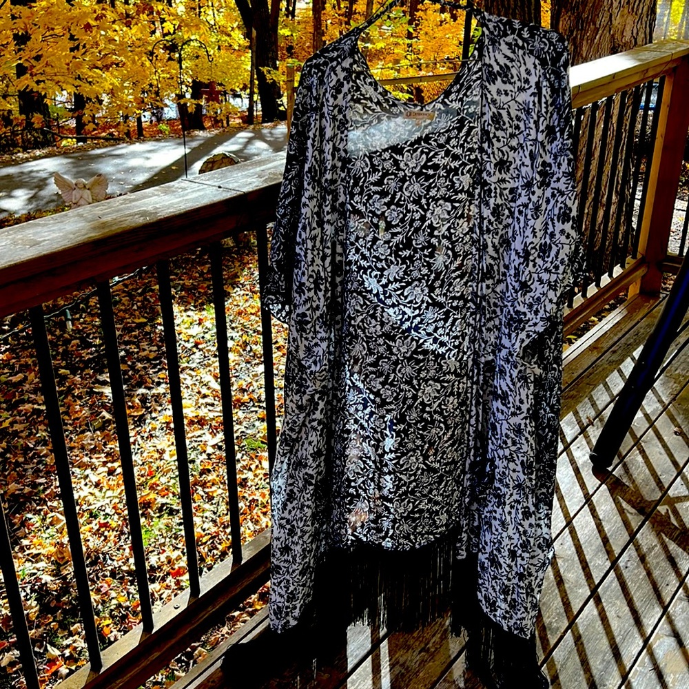 Floral fringe kimono